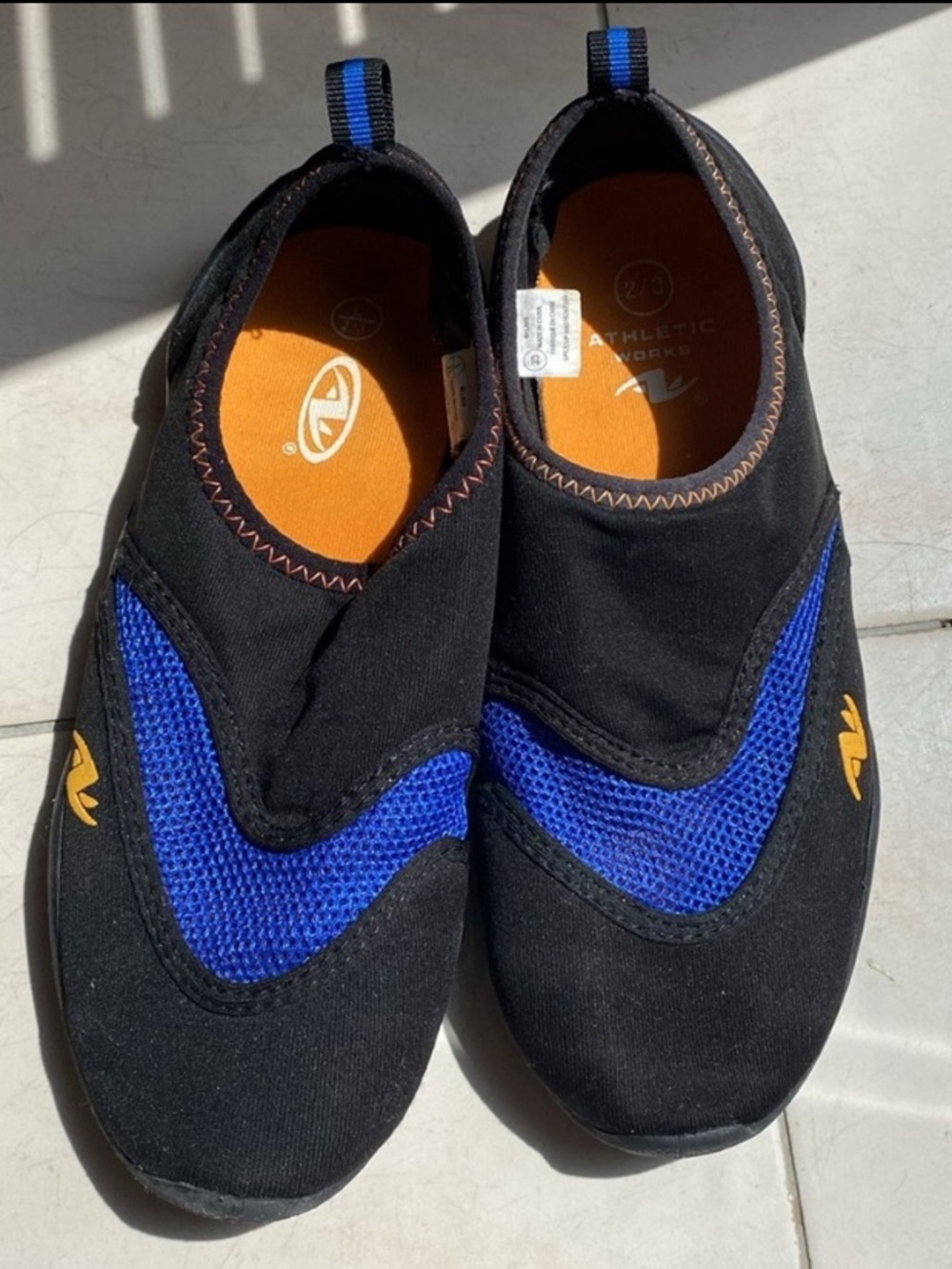 Boy’s water shoes size 2-3